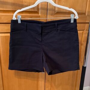 Women’s Black Stretch Chino Shorts 41/2 inseam